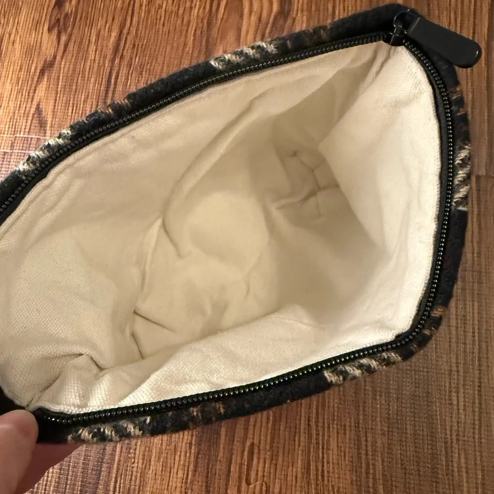 Assorted Pouches - Perfect for Essentials - Picture 12 of 16